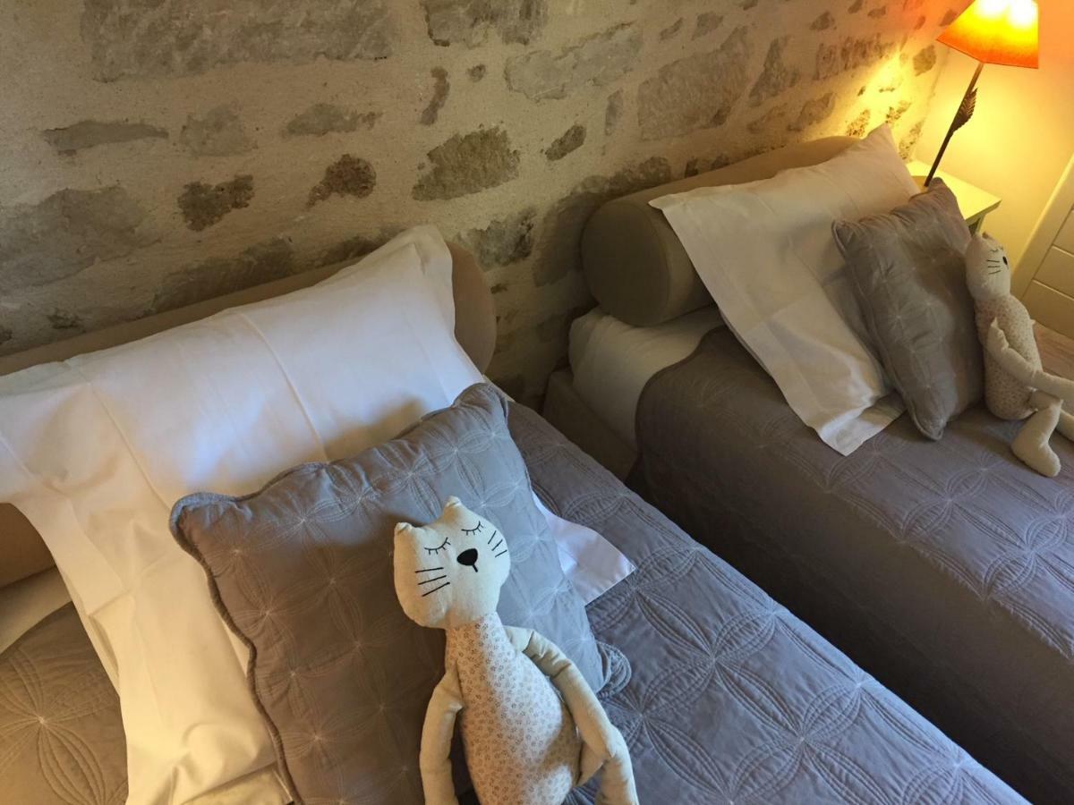 Bed and Breakfast Les Aiguieres En Provence Suze-la-Rousse Exterior foto